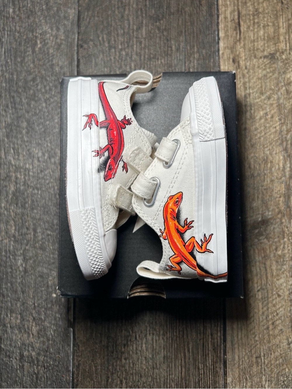 Chuck Taylor All Star Low Easy-On Toddler “Leaping Lizards” Size 4c